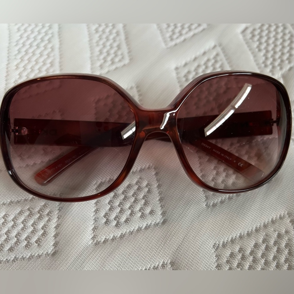 NWOT DKNY Sunglasses. No scratches.